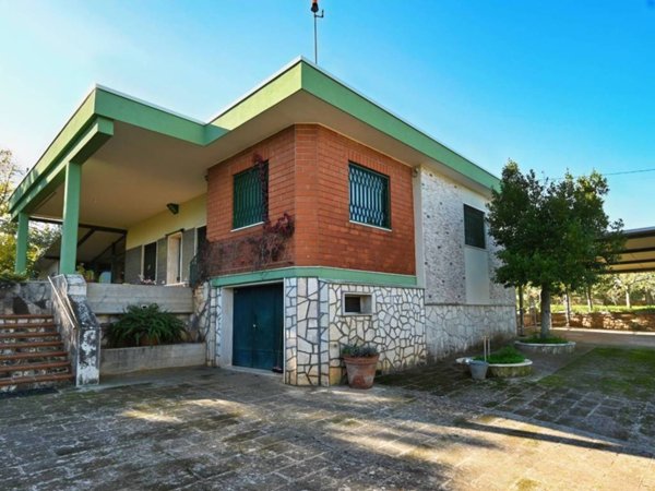 casa indipendente in vendita a Putignano
