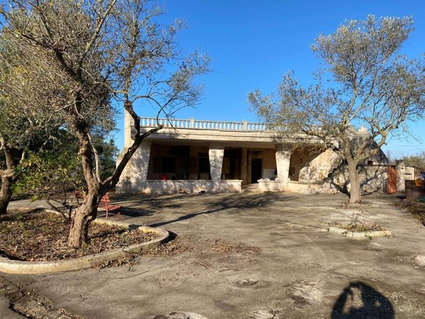 casa indipendente in vendita a Putignano