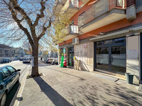 locale commerciale in vendita a Putignano