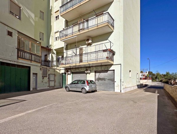 locale commerciale in vendita a Putignano