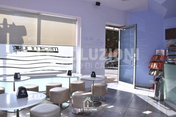 locale commerciale in vendita a Putignano