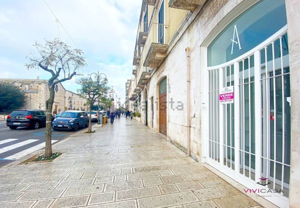 locale commerciale in vendita a Putignano