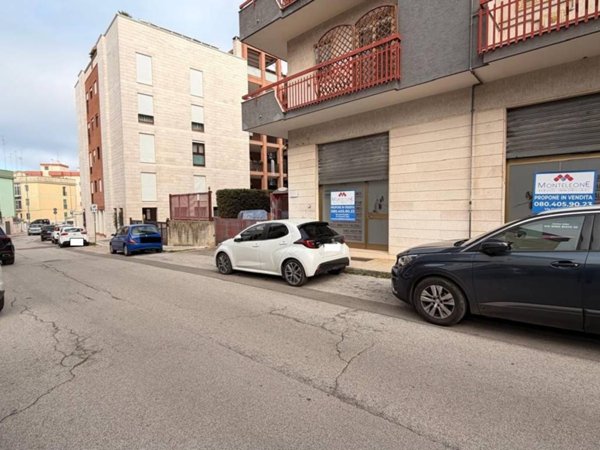 negozio in vendita a Putignano