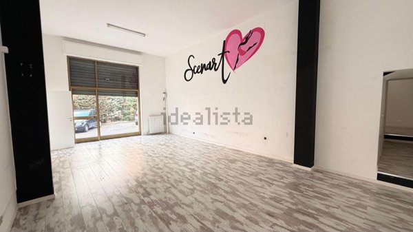 locale commerciale in vendita a Putignano