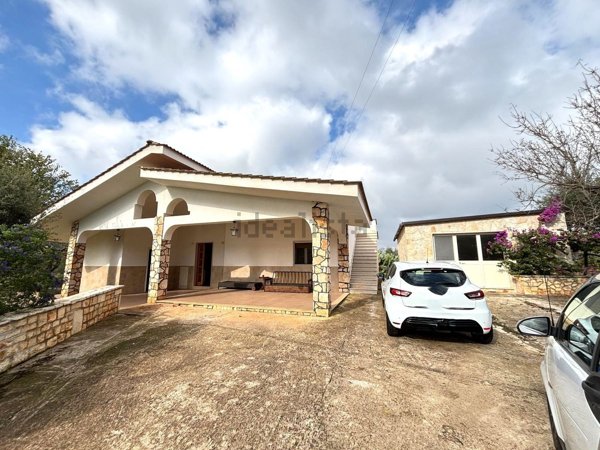 casa indipendente in vendita a Putignano