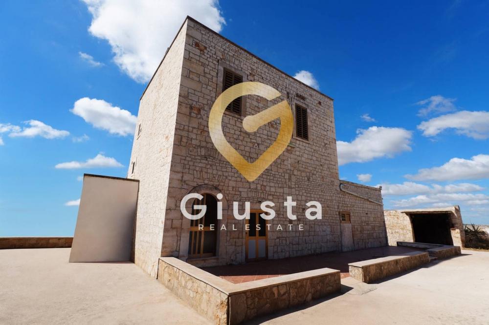 locale di sgombero in vendita a Putignano