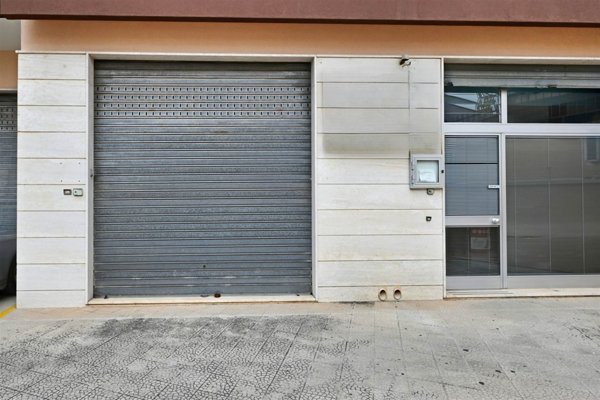 locale commerciale in vendita a Putignano