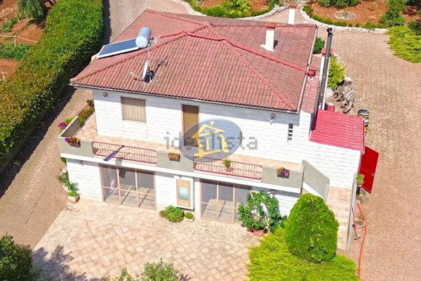 casa indipendente in vendita a Putignano in zona Parco Grande