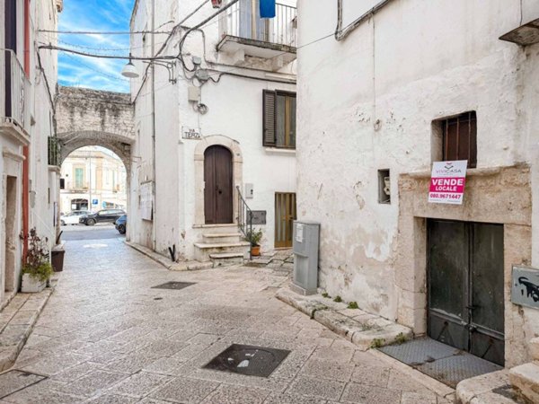 locale commerciale in vendita a Putignano