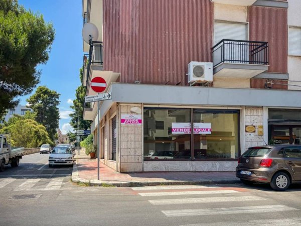 negozio in vendita a Putignano