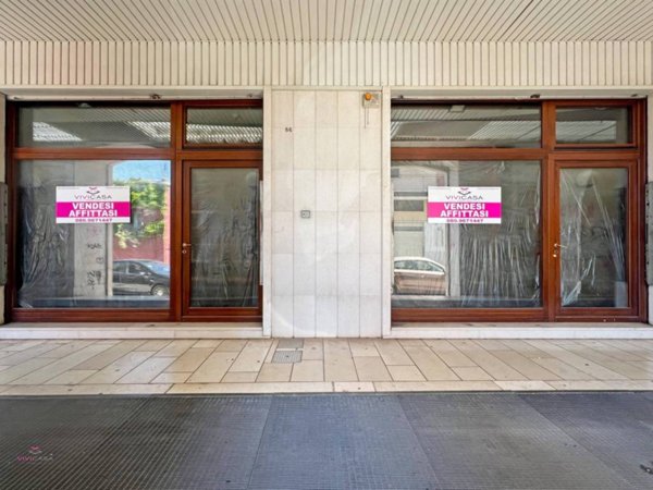 negozio in vendita a Putignano