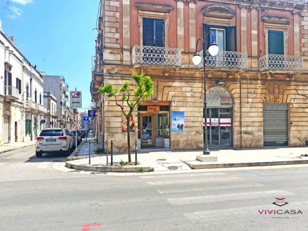 negozio in vendita a Putignano