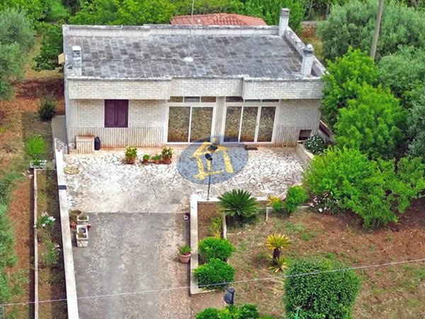 casa indipendente in vendita a Putignano