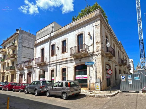 negozio in vendita a Putignano