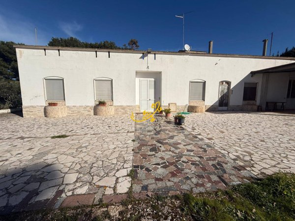 casa indipendente in vendita a Putignano