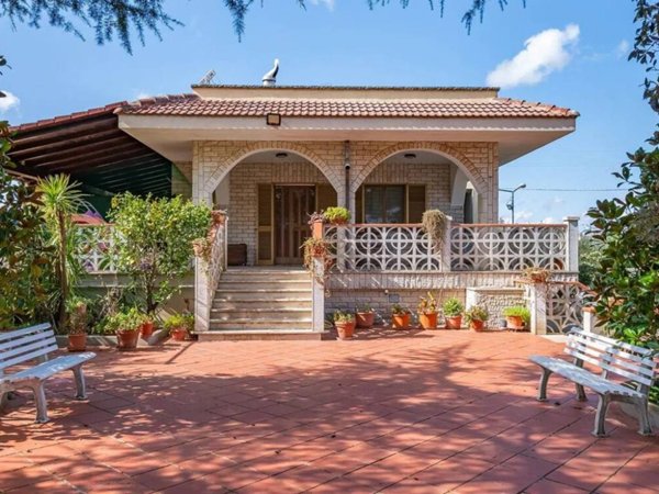 casa indipendente in vendita a Putignano