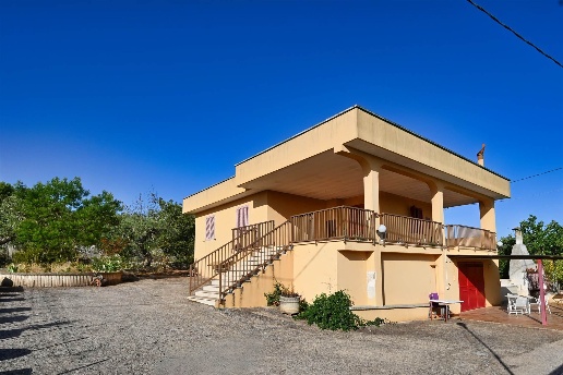 casa indipendente in vendita a Putignano