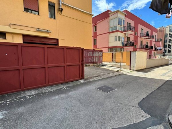 locale commerciale in vendita a Putignano