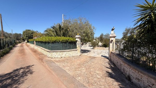 casa indipendente in vendita a Putignano