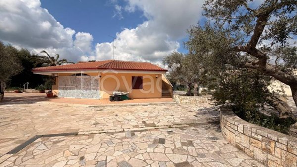 casa indipendente in vendita a Putignano