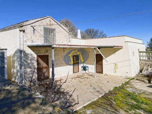 casa indipendente in vendita a Putignano