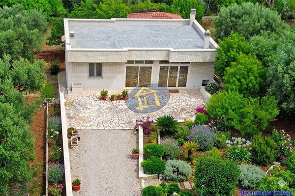 casa indipendente in vendita a Putignano in zona Gorgo di Mola