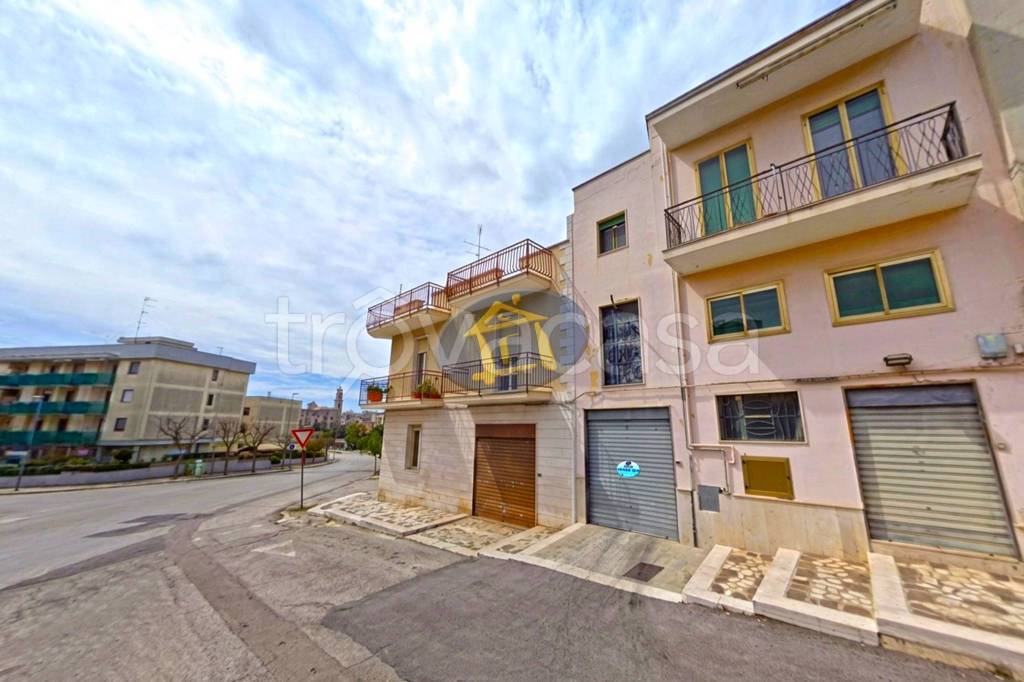 negozio in vendita a Putignano