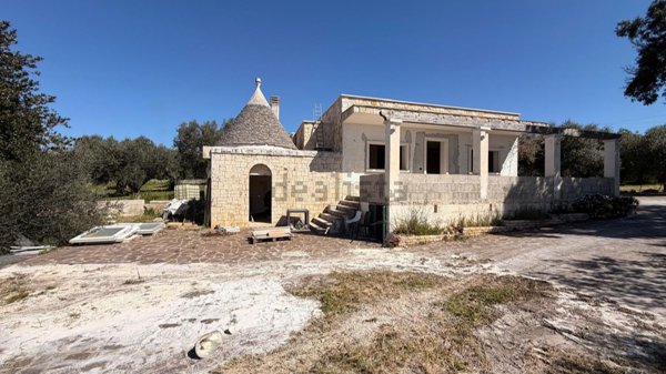 casa indipendente in vendita a Putignano