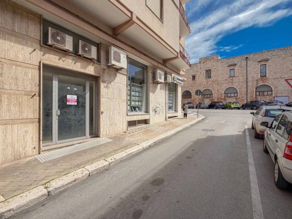 negozio in vendita a Putignano