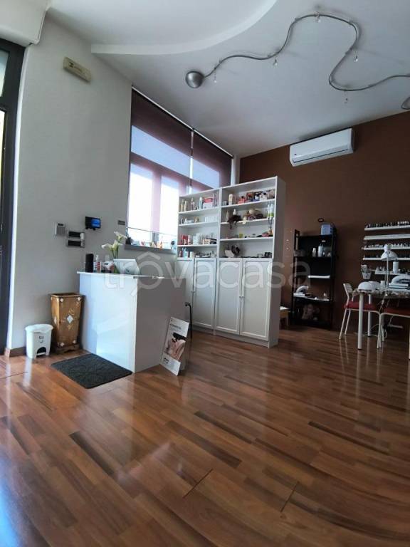 negozio in vendita a Putignano