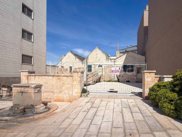 casa indipendente in vendita a Putignano