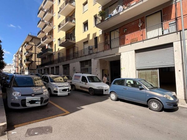 negozio in vendita a Putignano