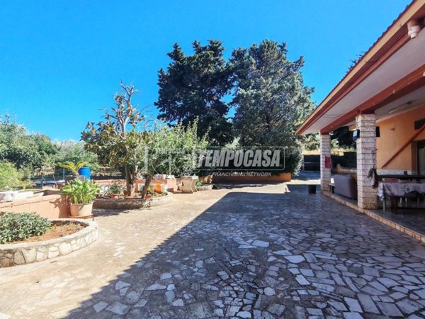 casa indipendente in vendita a Putignano in zona San Michele