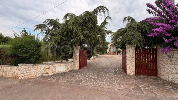 casa indipendente in vendita a Putignano