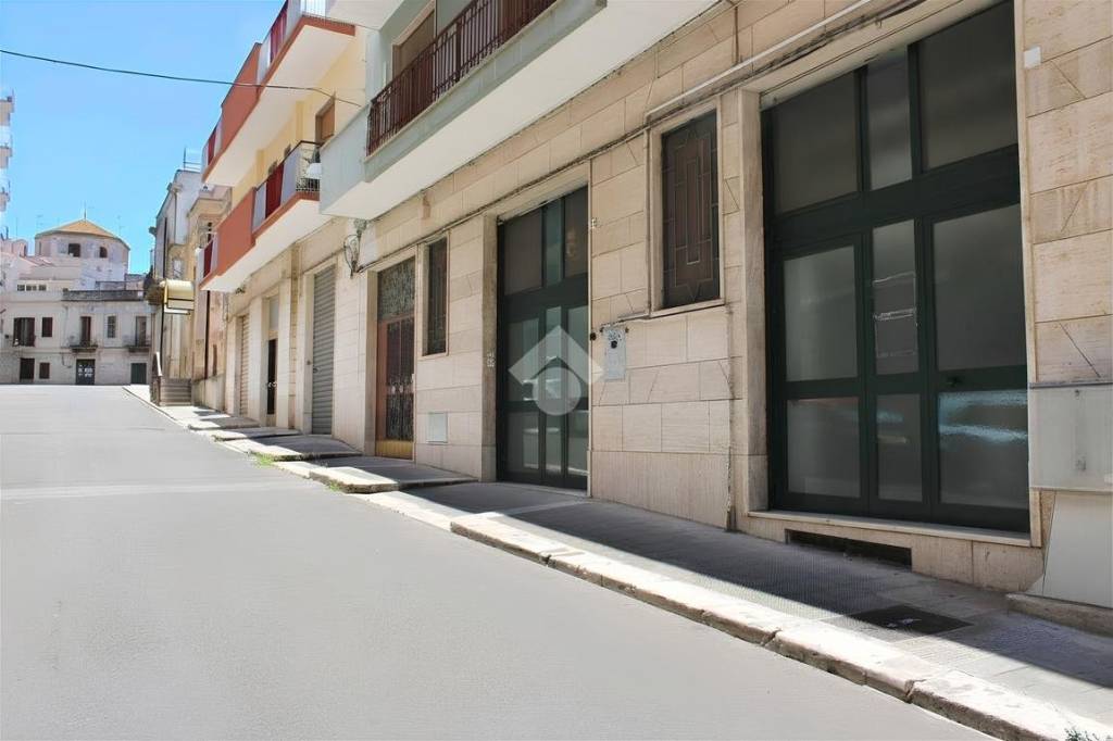 negozio in vendita a Putignano