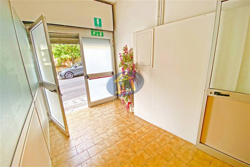 locale commerciale in vendita a Putignano