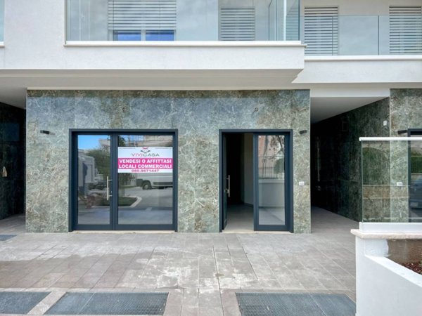 locale commerciale in vendita a Putignano