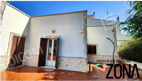 casa indipendente in vendita a Putignano