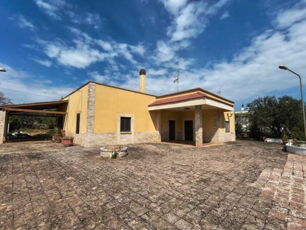 casa indipendente in vendita a Putignano