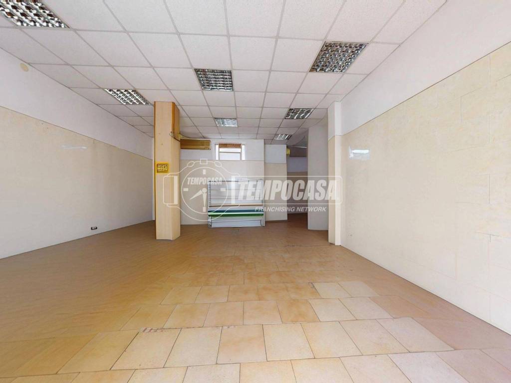 negozio in vendita a Rutigliano