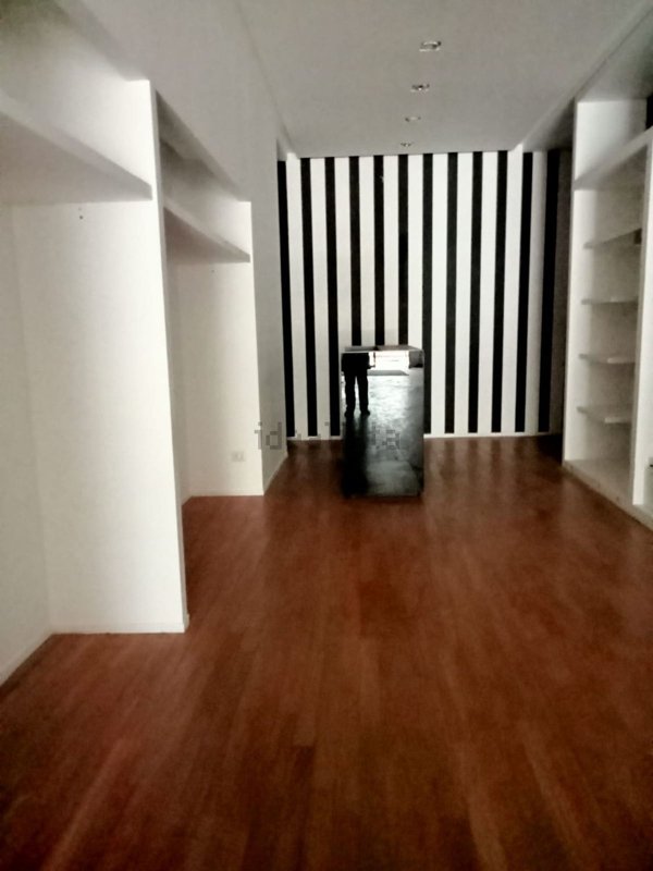 locale commerciale in vendita a Rutigliano