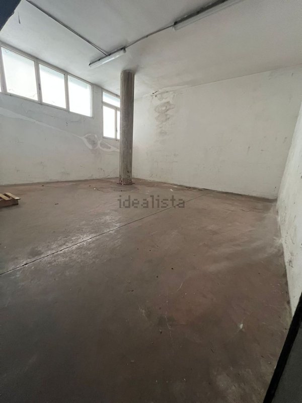 locale di sgombero in vendita a Rutigliano