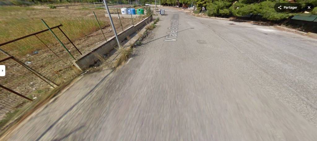 negozio in vendita a Ruvo di Puglia in zona Calendano