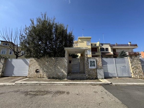 casa indipendente in vendita a Ruvo di Puglia