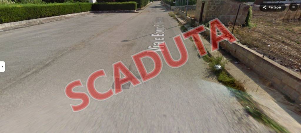 negozio in vendita a Ruvo di Puglia in zona Calendano