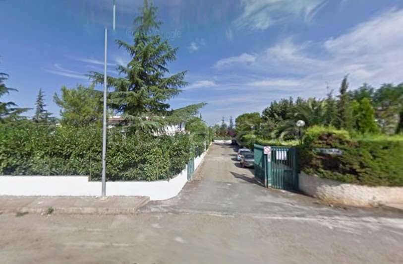 negozio in vendita a Ruvo di Puglia in zona Calendano