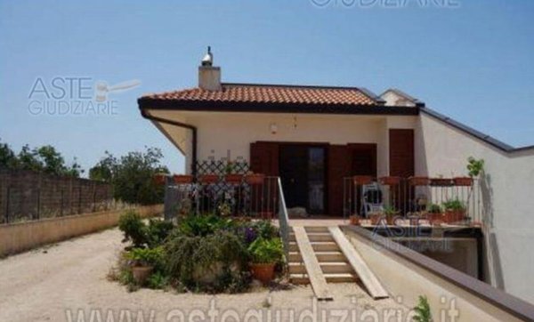 casa indipendente in vendita a Sammichele di Bari