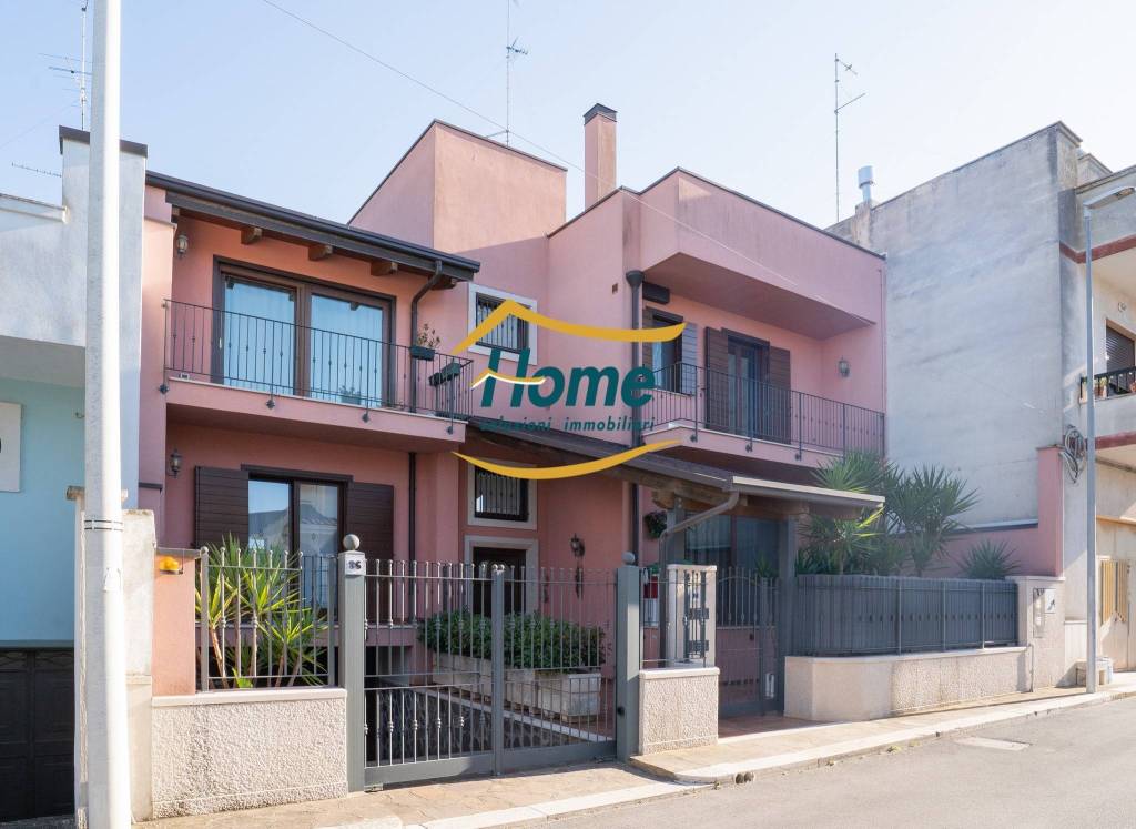 casa indipendente in vendita a Sammichele di Bari