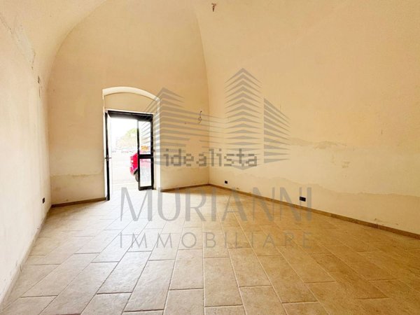 locale commerciale in vendita a Sannicandro di Bari
