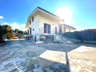 casa indipendente in vendita a Sannicandro di Bari